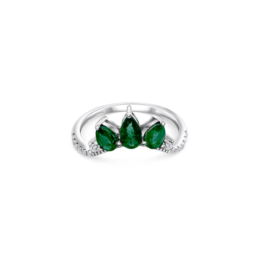  Pear shape emerald trilogy ring, emerald and diamond ring, pear cut gemstone ring, emerald and diamond trilogy ring, pear shaped gemstone ring.