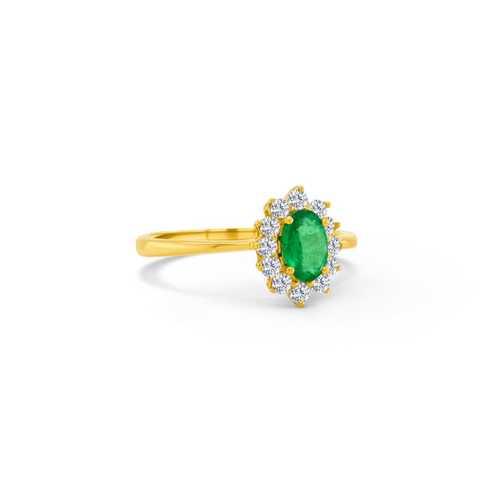 Oval emerald diamond ring, Emerald halo ring, Diamond halo ring, Elegant emerald ring, Halo engagement ring, Green gemstone ring, Precious stone ring, Luxury jewelry piece