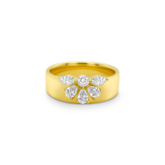 "Yellow Gold Diamond Band," "Exquisite Yellow Gold Diamond Wedding Band," "Luxurious Diamond Band in Yellow Gold," "Elegant Yellow Gold Diamond Ring," "Fine Jewelry Yellow Gold Band with Diamonds," "High-Quality Diamond Wedding Band in Yellow Gold," "Statement Yellow Gold Diamond Band," "Sparkling Diamond Band in Yellow Gold," "Beautiful Yellow Gold Diamond Ring," "Fashionable Diamond Band in Yellow Gold."